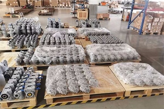 艾思捷洗車(chē)機(jī)減速機(jī)發(fā)貨青島.jpg 艾思捷洗車(chē)機(jī)減速機(jī)發(fā)貨青島.jpg