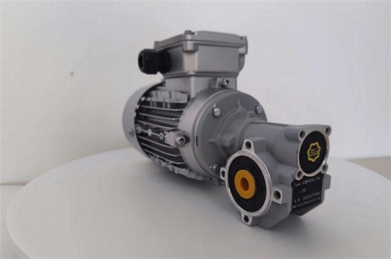 半圓形洗車機(jī)減速機(jī).jpg 半圓形洗車機(jī)減速機(jī).jpg