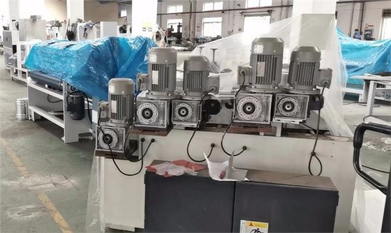 自動(dòng)化設(shè)備應(yīng)用RV減速機(jī).jpg 自動(dòng)化設(shè)備應(yīng)用RV減速機(jī).jpg