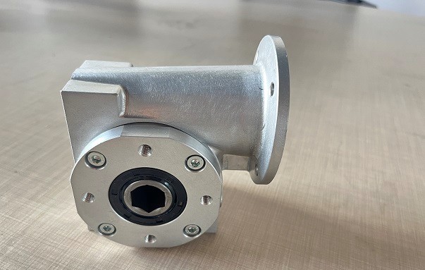 線體輸送、倍速鏈輸送線上用不銹鋼蝸輪蝸桿減速機 (2).jpg