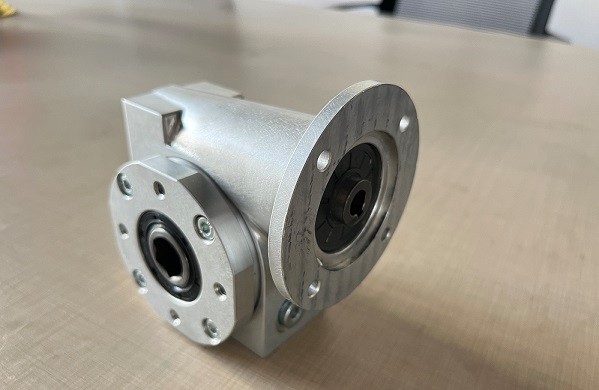 線體輸送、倍速鏈輸送線上用不銹鋼蝸輪蝸桿減速機 (3).jpg