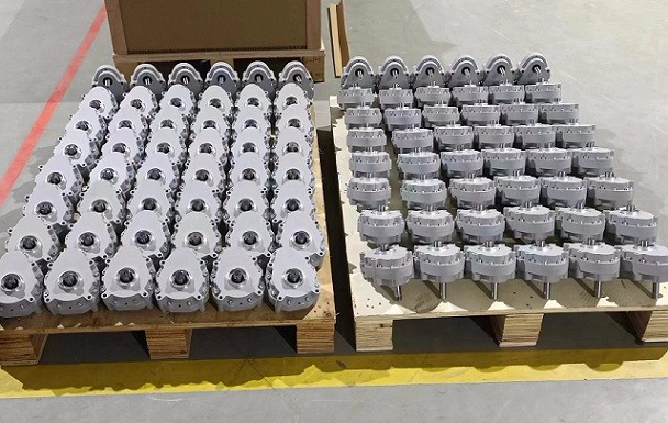 艾思捷發(fā)貨山東一批制冰機專用減速機 .jpg